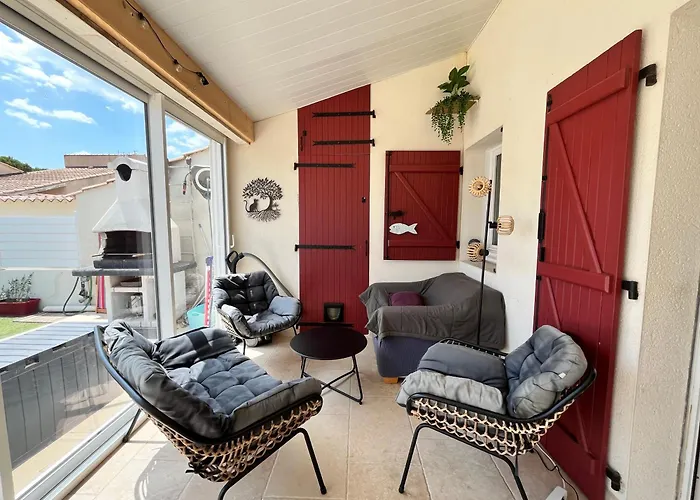 Spacieuse Et Belle Climatisee Pour 9 Couchages, Wifi, Piscine Commune, 250 M De La Dans Lrma6465 * Portiragnes