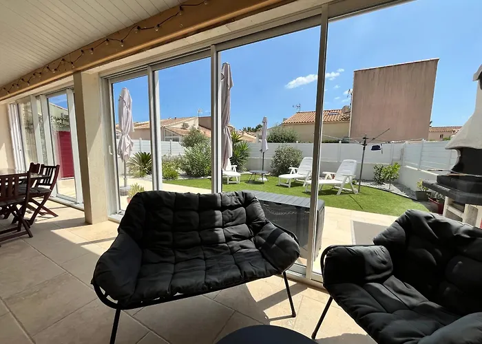 Villa Spacieuse Et Belle Climatisee Pour 9 Couchages, Wifi, Piscine Commune, 250 M De La Dans Lrma6465