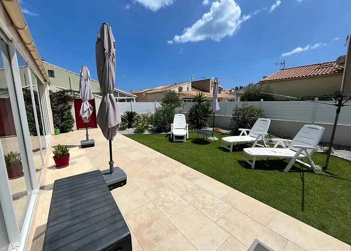 Spacieuse Et Belle Climatisee Pour 9 Couchages, Wifi, Piscine Commune, 250 M De La Dans Lrma6465 Portiragnes