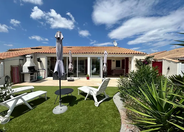 Villa Spacieuse Et Belle Climatisee Pour 9 Couchages, Wifi, Piscine Commune, 250 M De La Dans Lrma6465